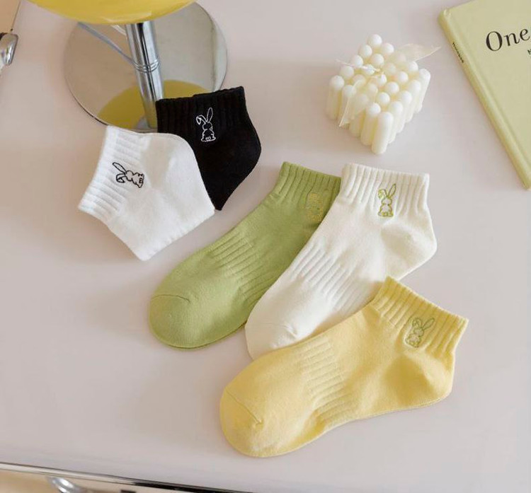 خرید اینترنتی جوراب دخترانه فانتزی