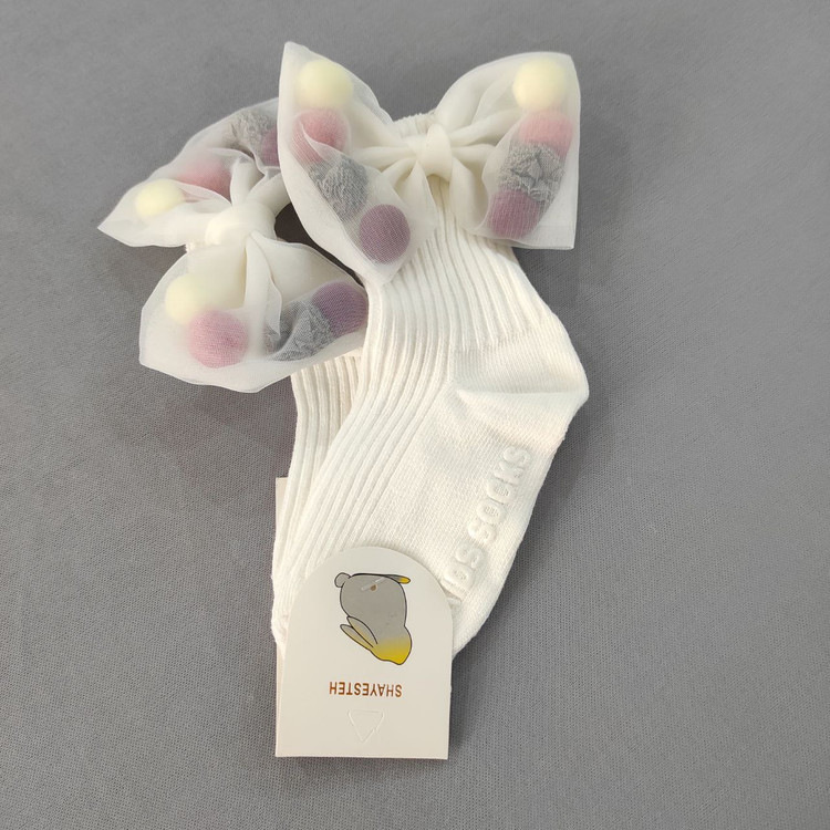 خرید جوراب دخترانه شیک