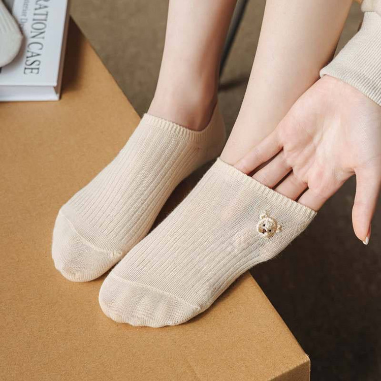 خرید انلاین جوراب کرم