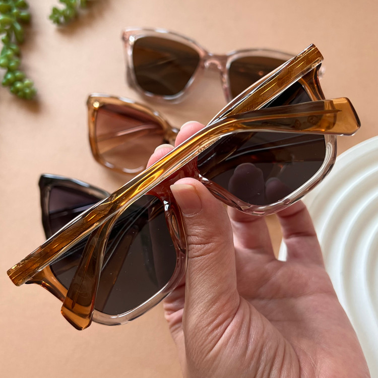 خرید عینک آفتابی پرادا زنانه