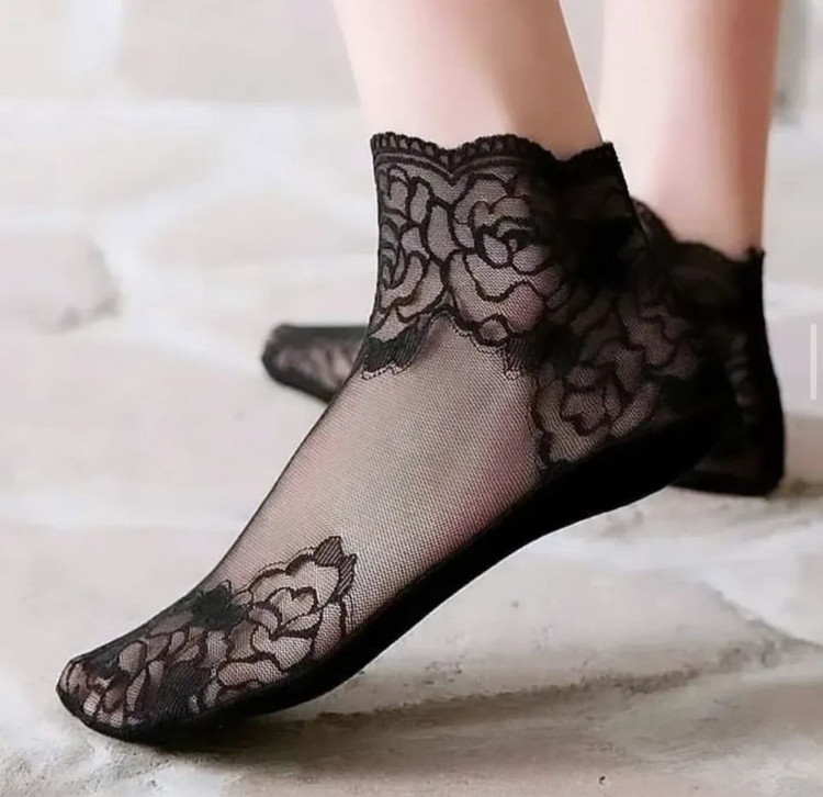 خرید جوراب زنانه شیک